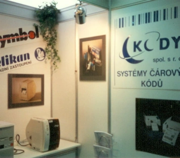 Stánek na SCAN-Czech, což byl specializovaný veletrh zaměřený na automatickou identifikaci, čárové kódy, RFID a související technologie, pořádaný v Brně v 90. letech