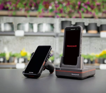 mobilní terminál Honeywell CT70 s příslušenstvím v provozu
